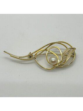 Vintage Gold Tone Filigree Leaf Vine Brooch With Cultured Pearl Accent MCM